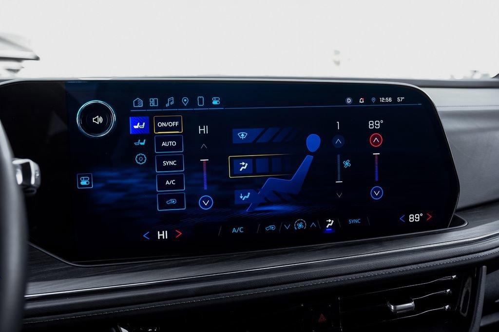 Used 2025 Chevrolet Suburban LS image 28