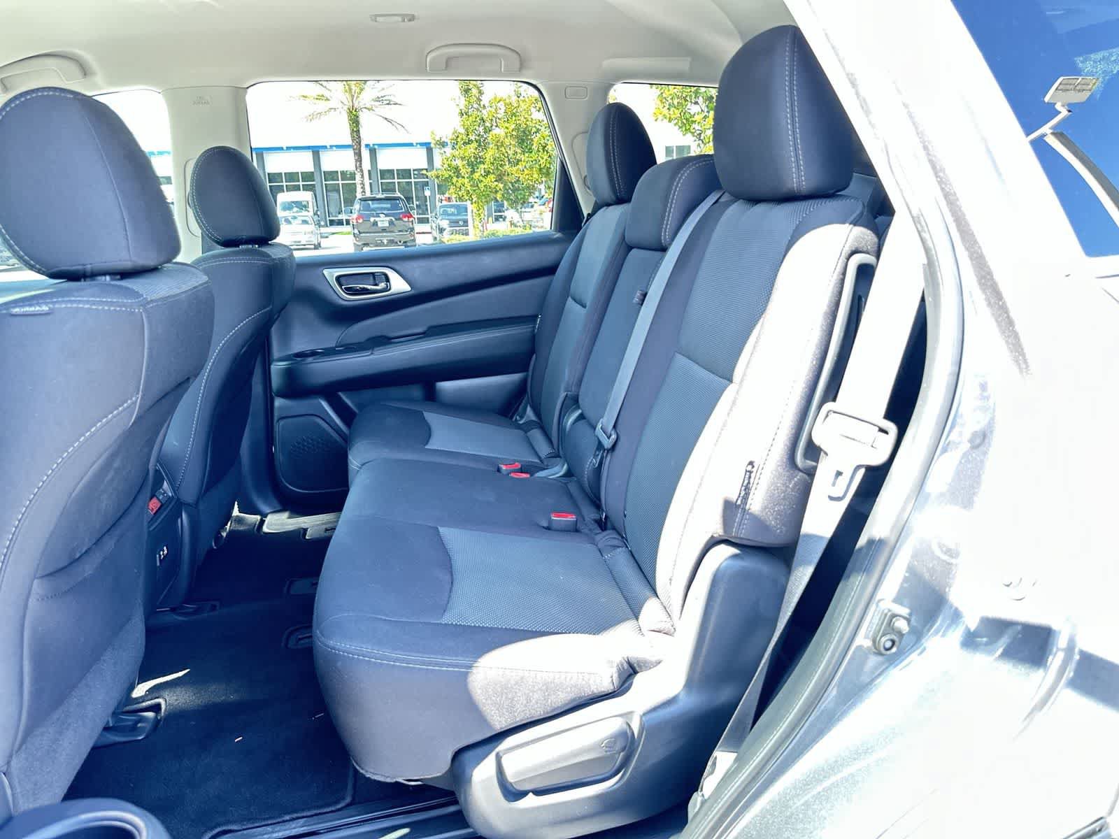 Used 2020 Nissan Pathfinder S FWD image 16
