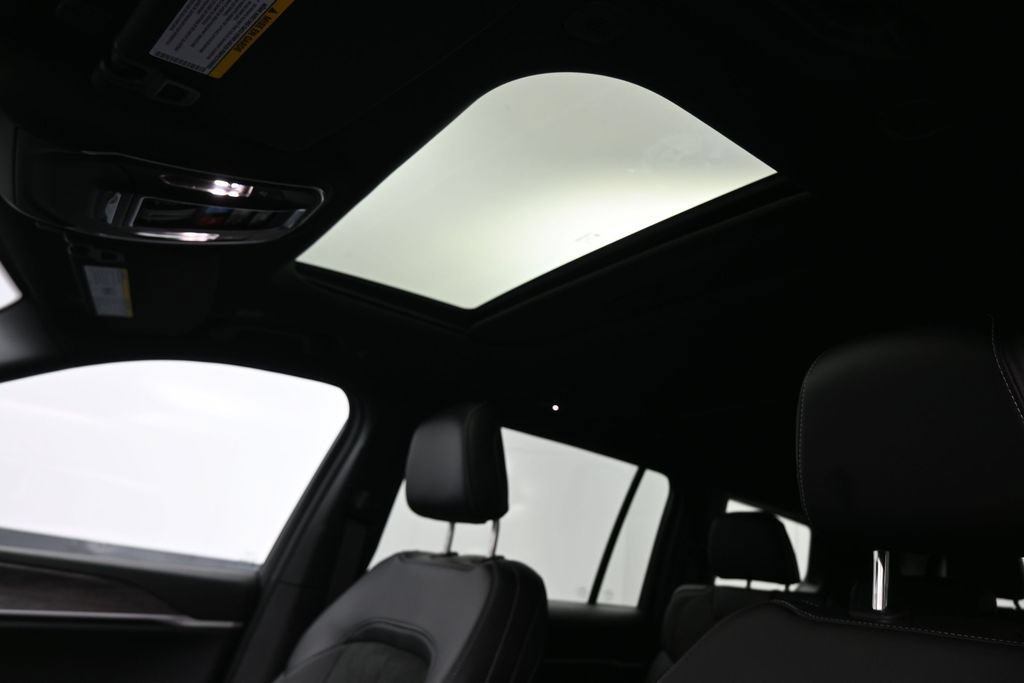 New 2026 Jeep Grand Cherokee L 2WD image 2