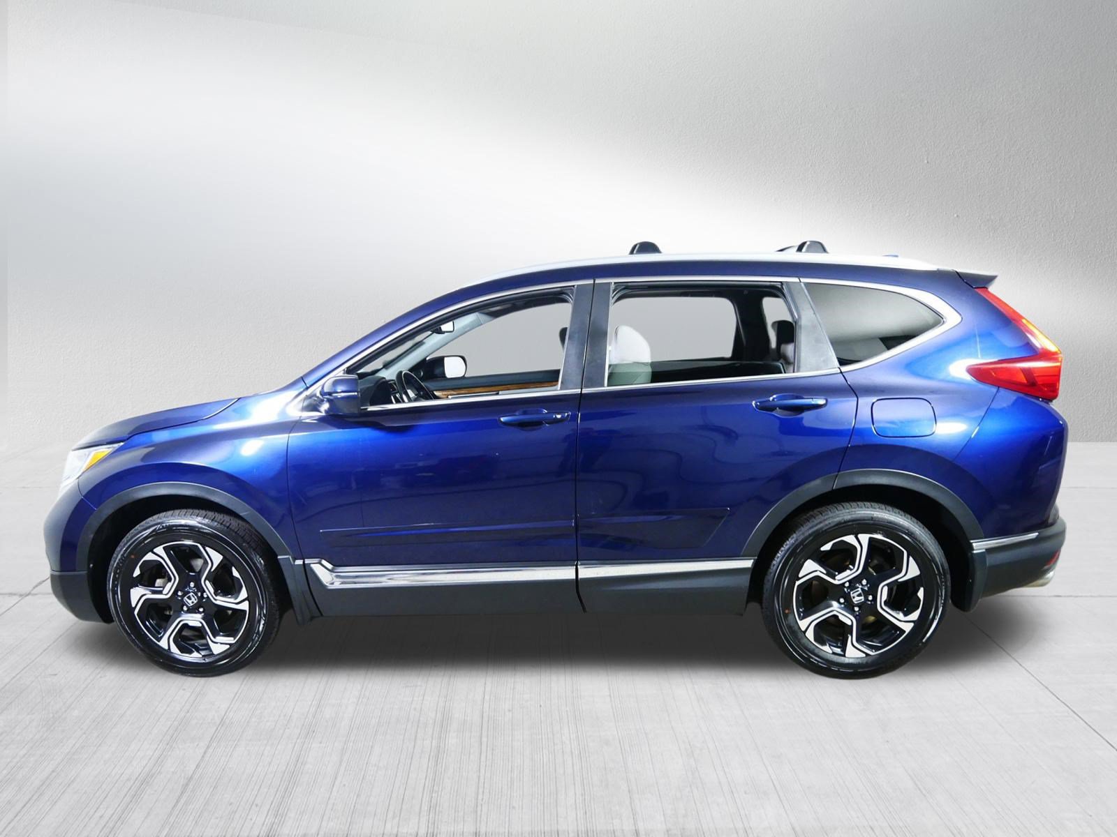 Used 2017 Honda CR-V Touring image 4