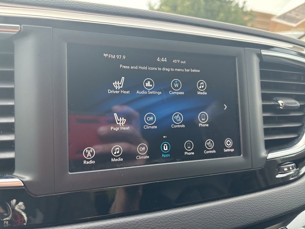 Used 2018 Chrysler Pacifica Touring-L FWD image 24