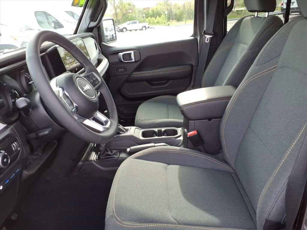 Certified 2025 Jeep Wrangler Unlimited Sahara AWD/4WD image 8