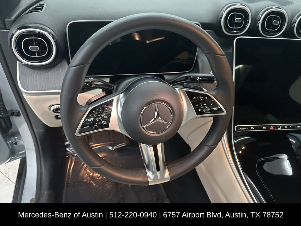 Used 2025 Mercedes-Benz GLC 300 image 11