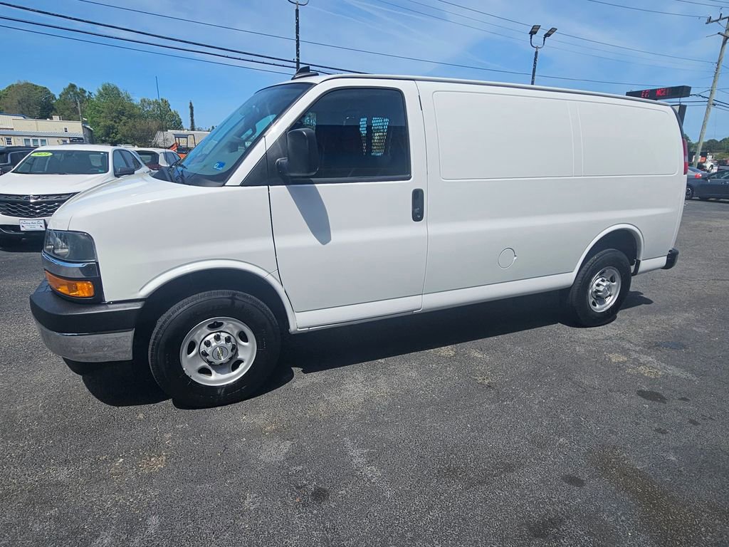 Used 2024 Chevrolet Express 2500 w/ Driver Convenience Package image 4