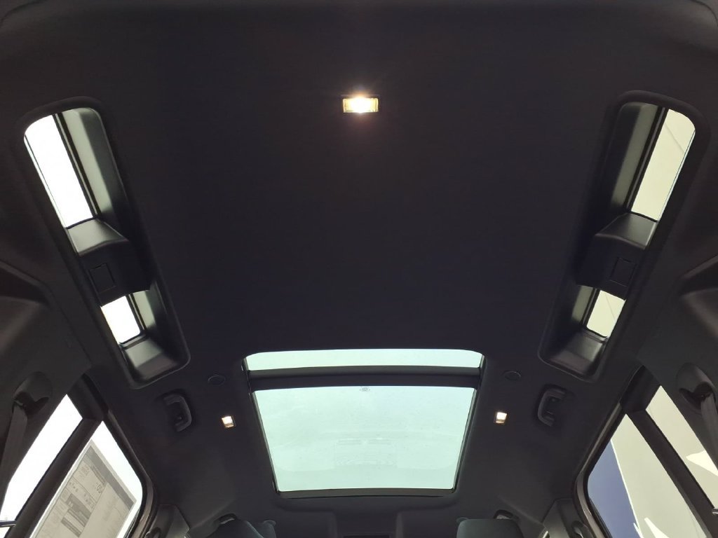 New 2026 Land Rover Defender 110 S AWD/4WD image 24