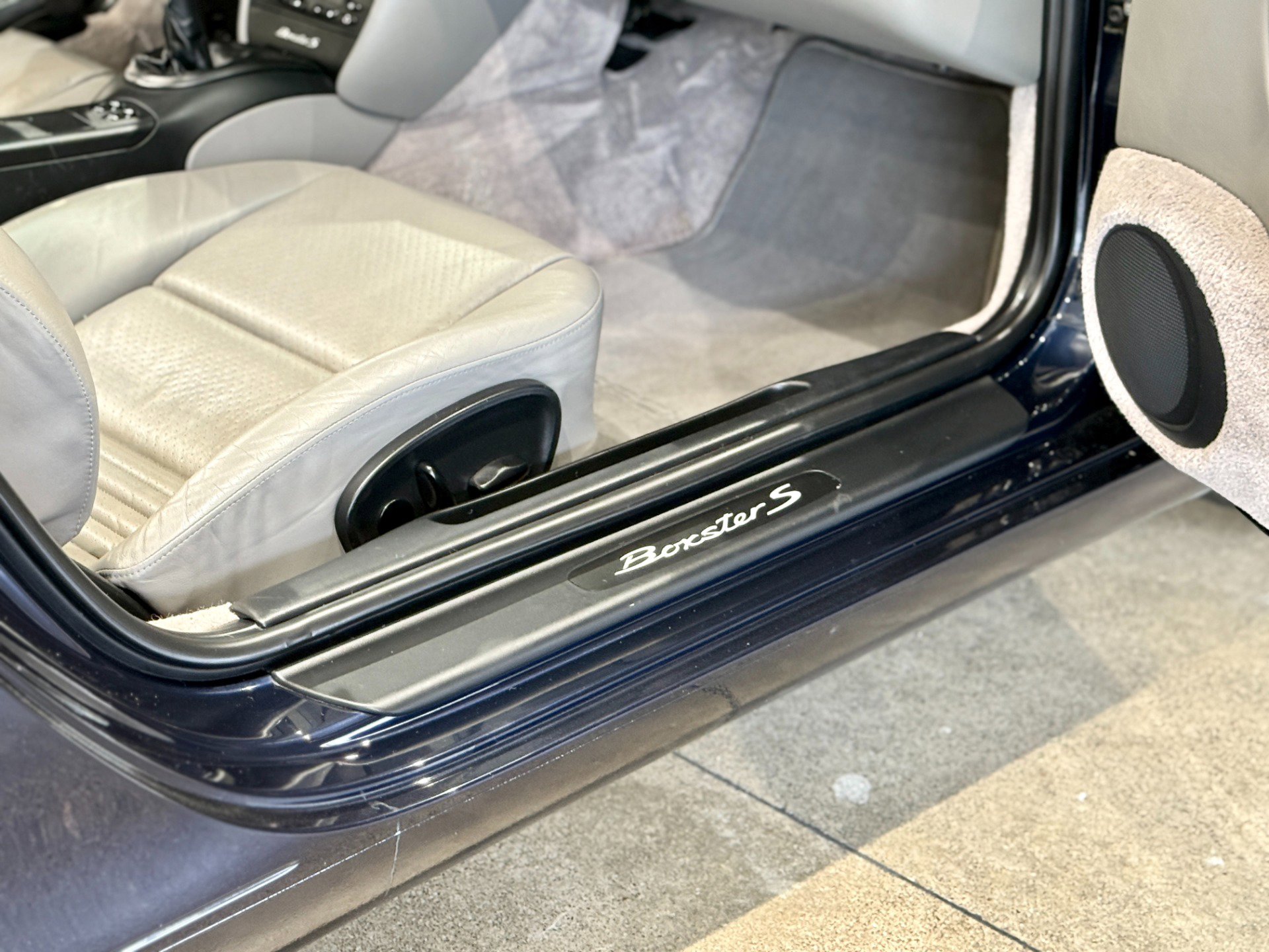 Used 2001 Porsche Boxster S image 29