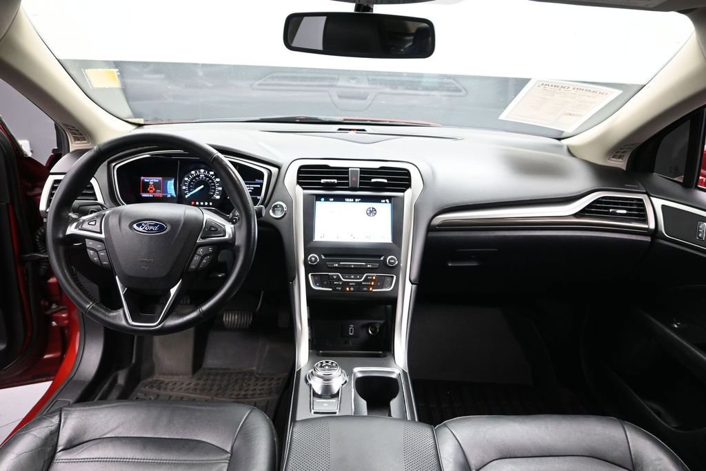 Used 2017 Ford Fusion SE w/ Fusion SE Technology Package FWD image 20