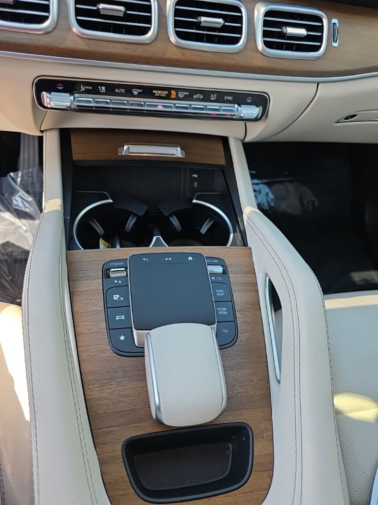 Used 2024 Mercedes-Benz GLE 350 4MATIC w/ 3rd Row Seat Package image 11