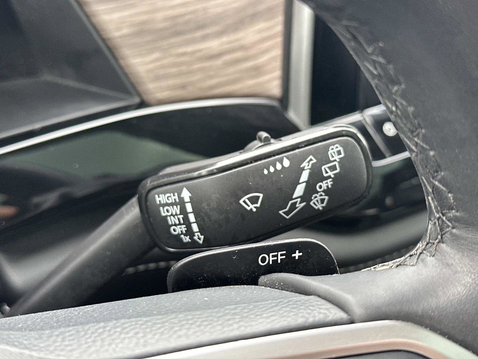 Used 2024 Volkswagen Atlas SEL Premium R-Line image 25