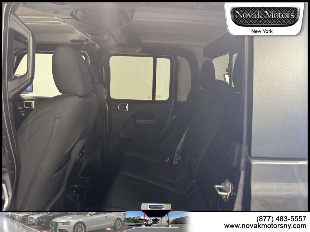 Used 2021 Jeep Gladiator Willys image 13