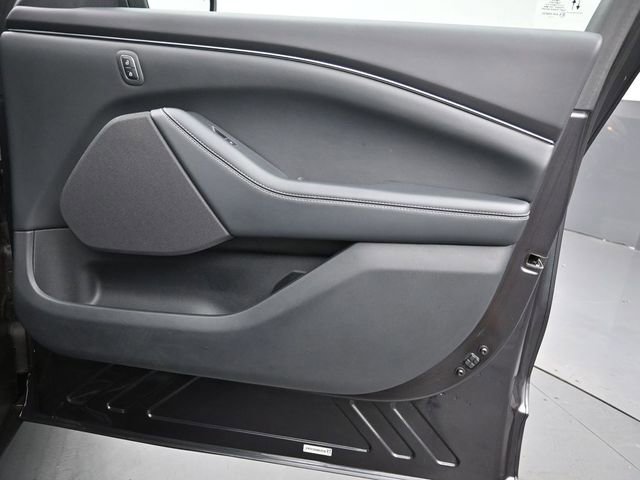 Used 2022 Ford Mustang Mach-E Select image 27
