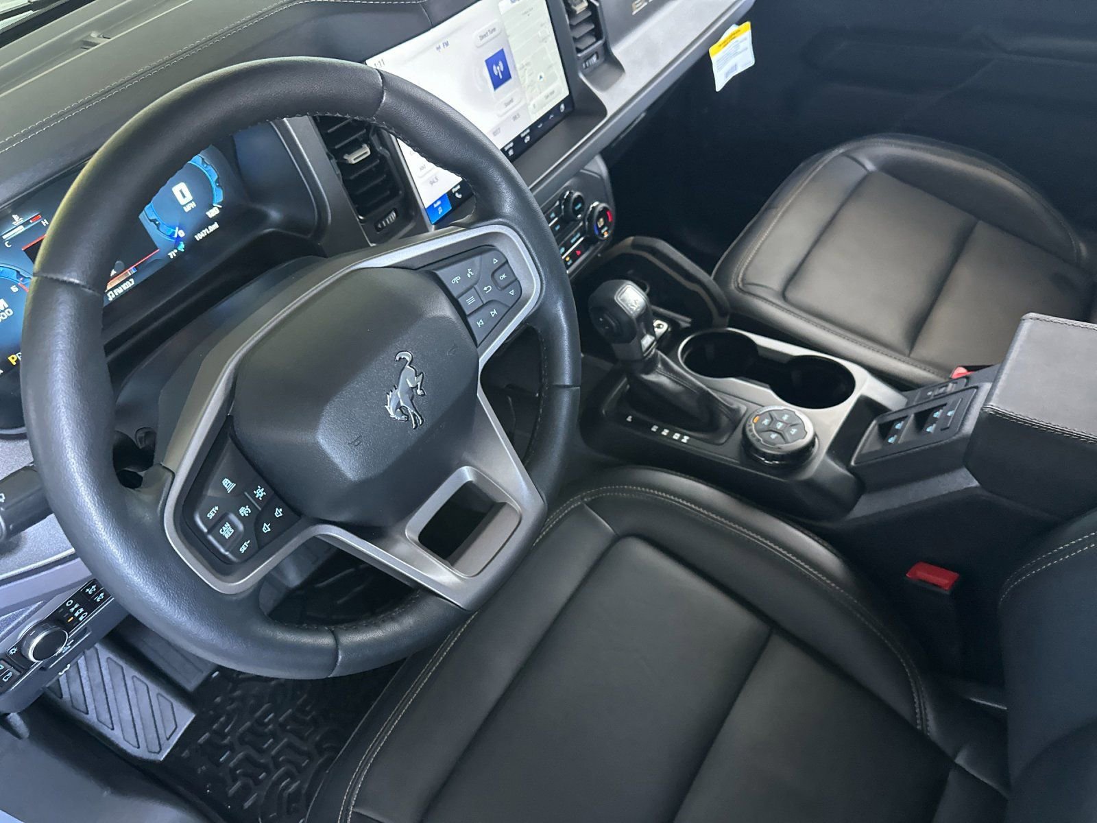 Used 2025 Ford Bronco Badlands AWD/4WD image 10