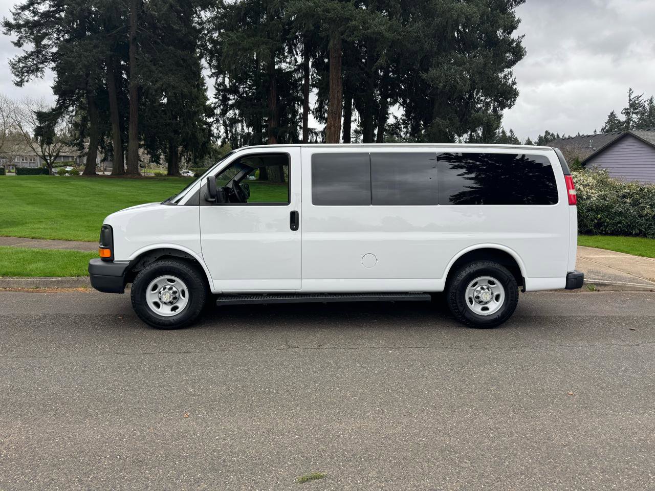 Used 2014 Chevrolet Express 2500 LS RWD image 2