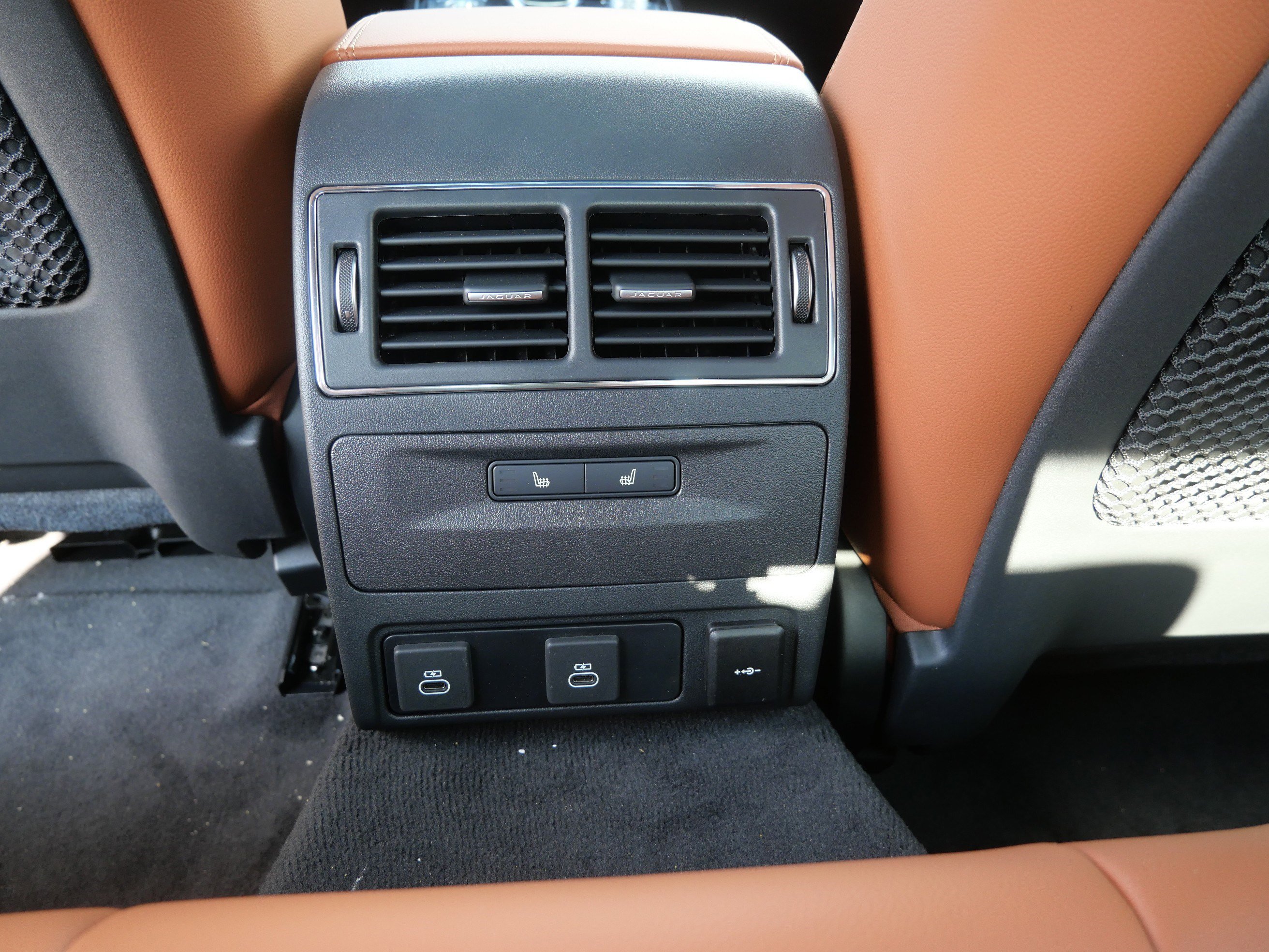 New 2024 Jaguar XF R-Dynamic SE image 7