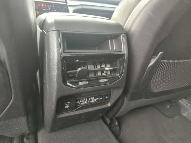 Used 2023 Jeep Grand Cherokee Limited w/ Luxury Tech Group II image 32