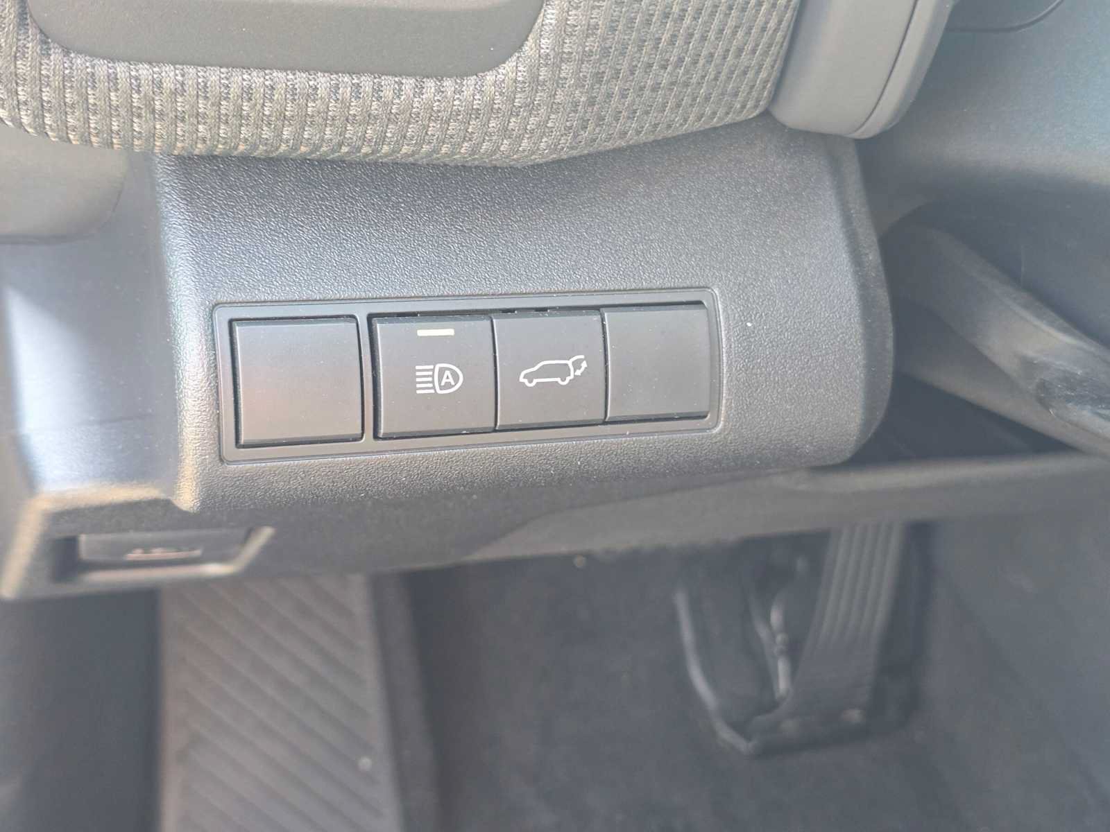 Used 2025 Toyota bZ4X FWD image 25