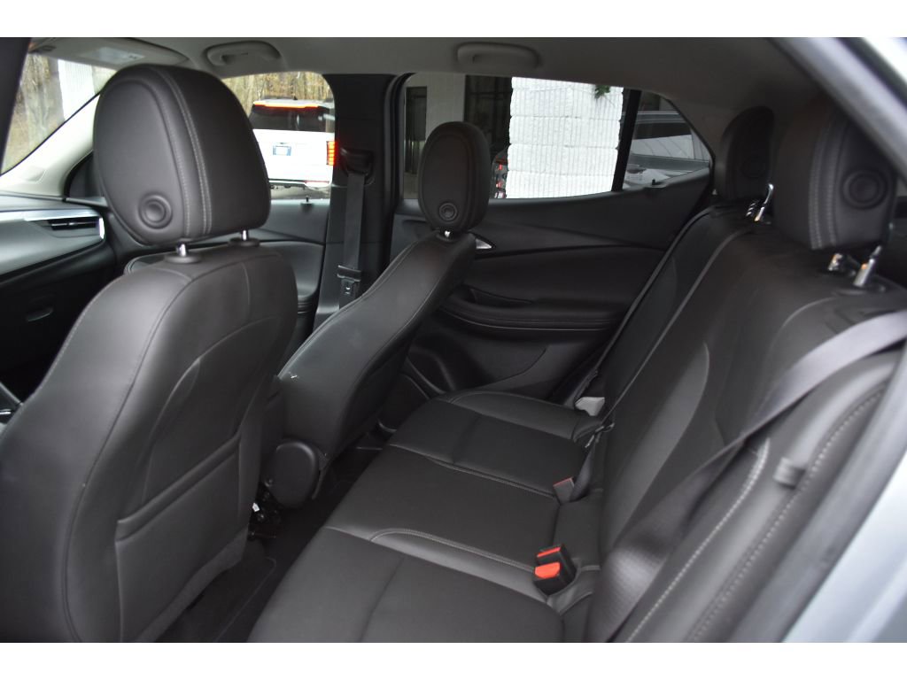 Used 2024 Buick Encore GX Sport Touring image 11