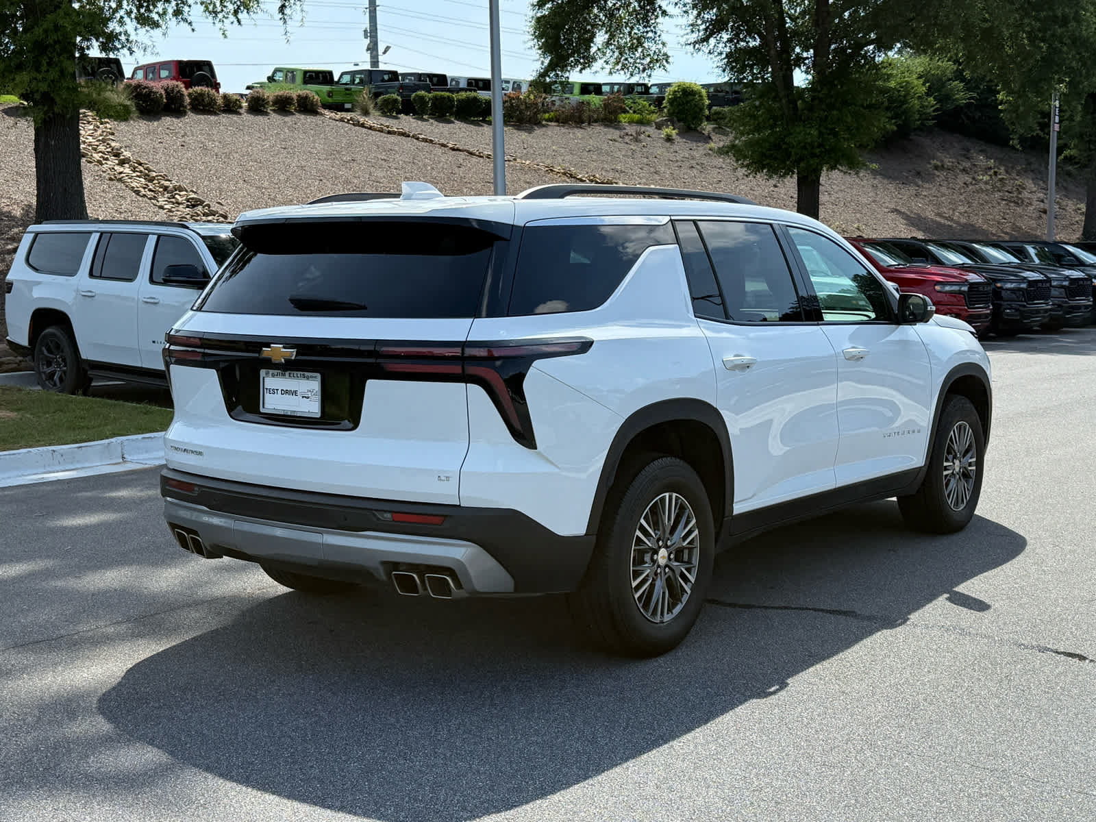 Used 2024 Chevrolet Traverse LT FWD image 5