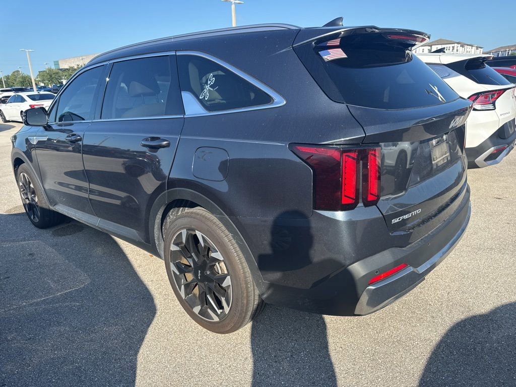 Certified 2024 Kia Sorento EX FWD image 5