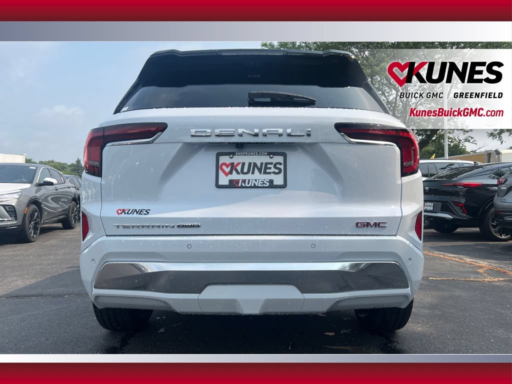 New 2026 GMC Terrain Denali w/ LPO, Floor Liner Package AWD/4WD image 39