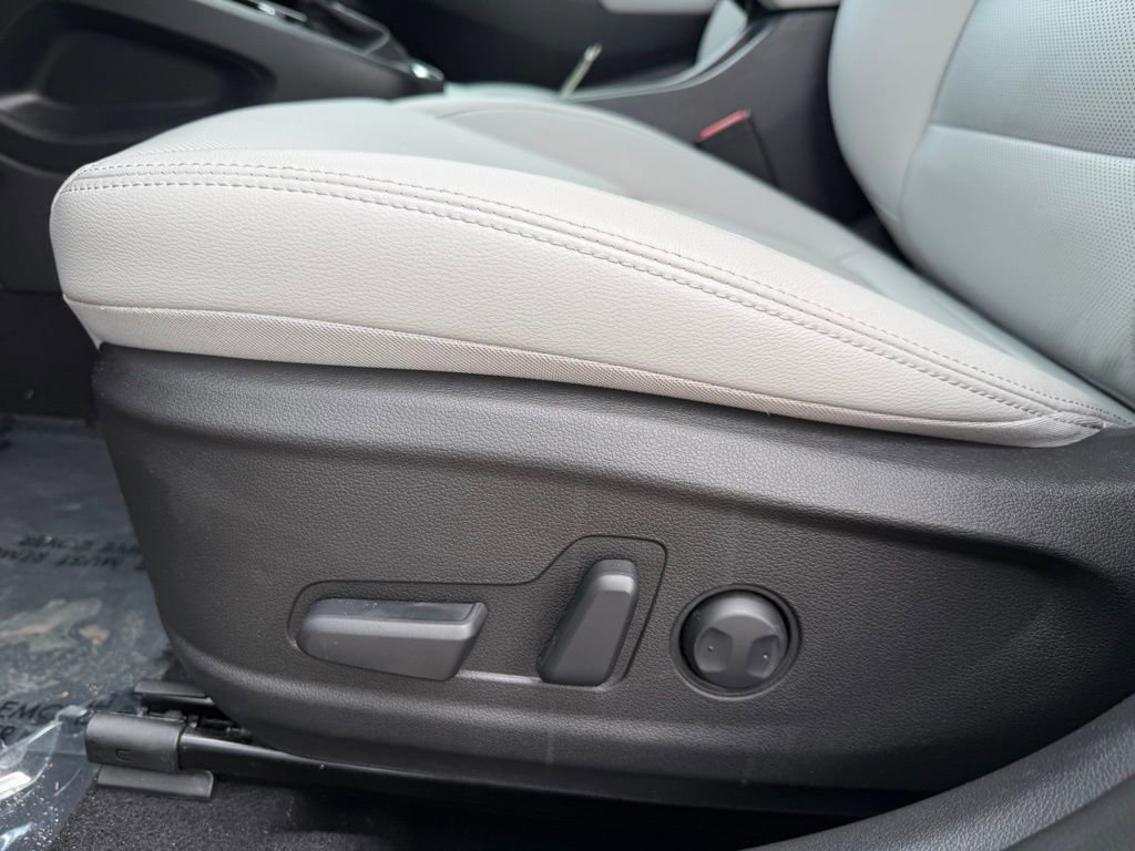 Used 2023 Hyundai Kona Limited image 18