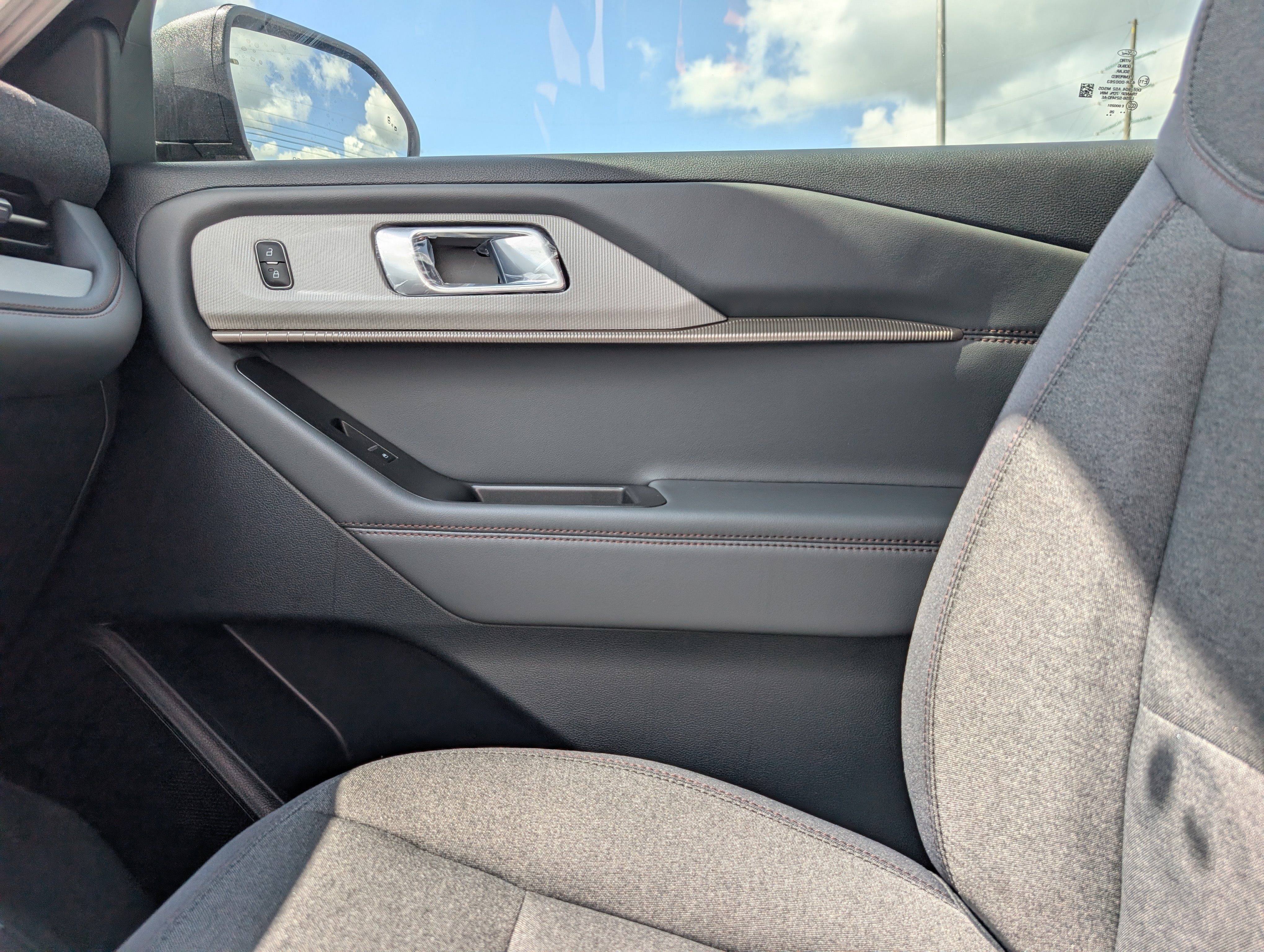 New 2026 Ford Explorer Active RWD image 30