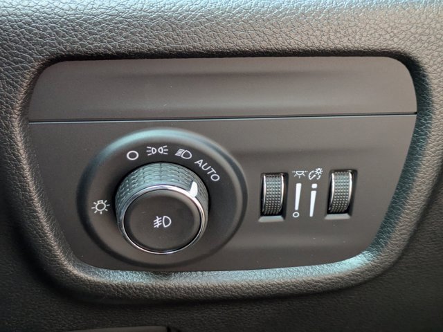 New 2025 Jeep Grand Cherokee Limited w/ Black Appearance Package image 28