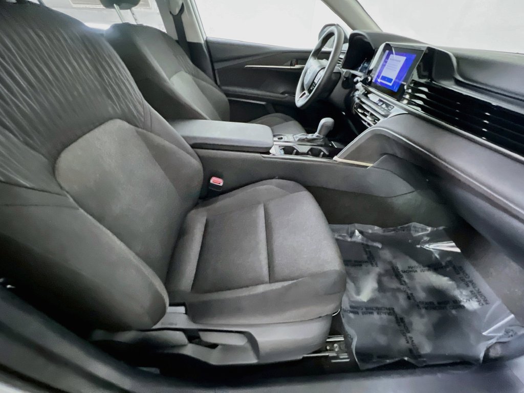 Used 2025 Toyota Camry LE FWD image 28