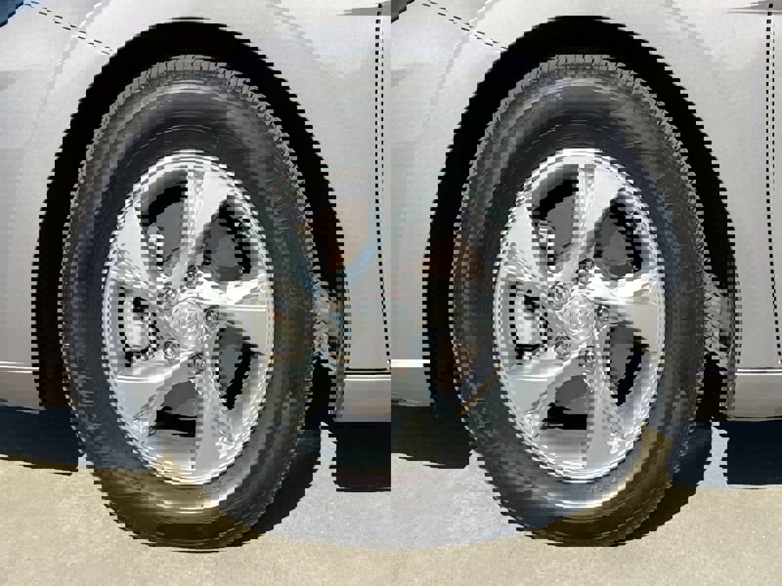 Certified 2023 Hyundai Elantra SE image 24