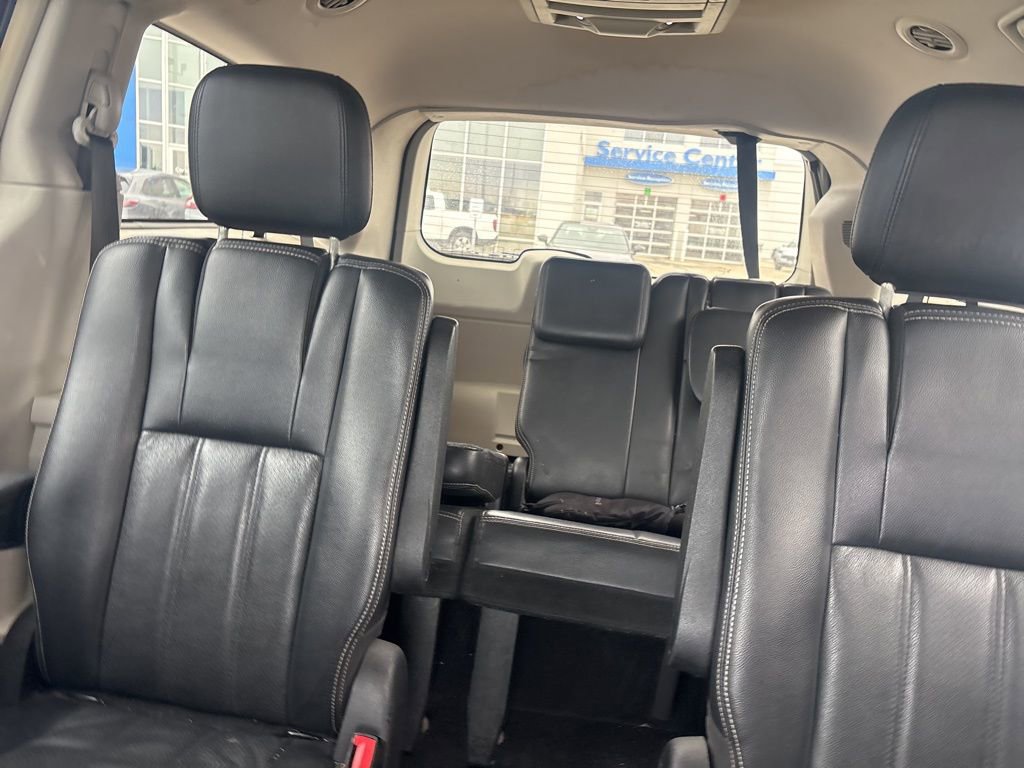 Used 2012 Chrysler Town & Country Touring w/ Entertainment Group #1 image 17