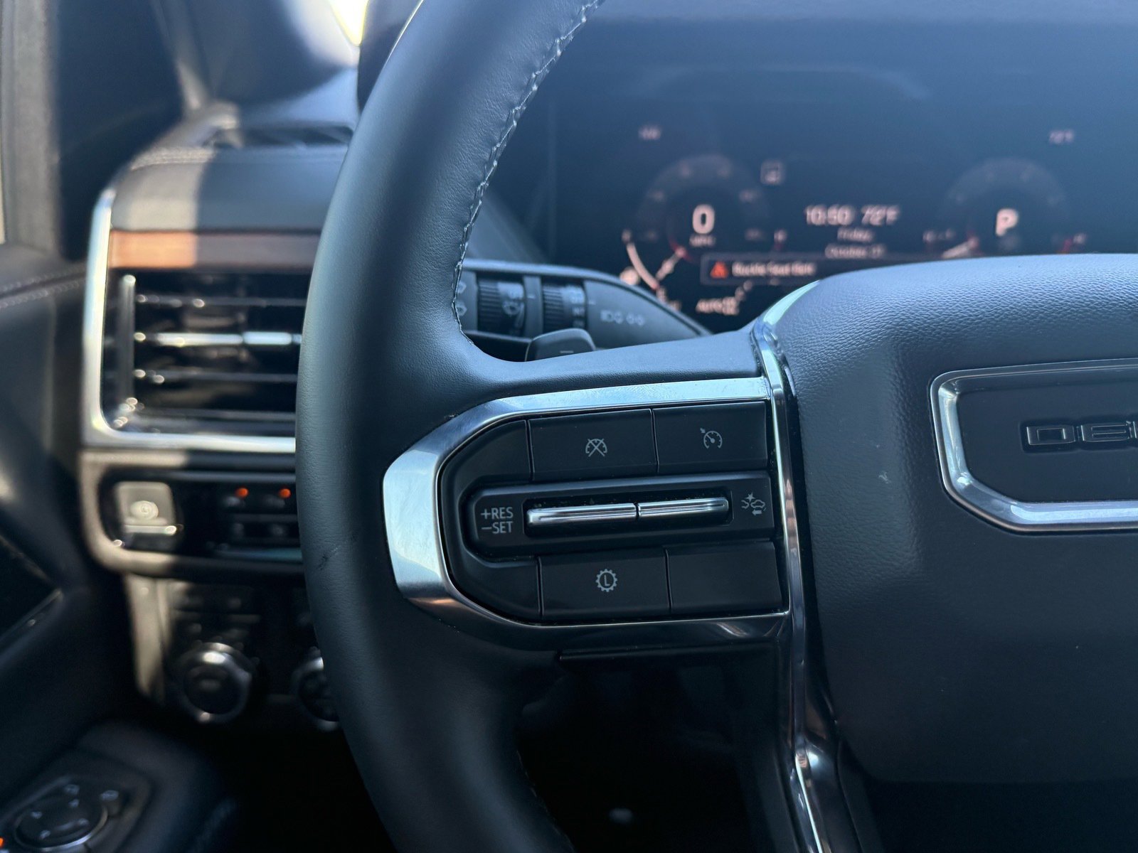 Used 2025 GMC Yukon Denali image 26