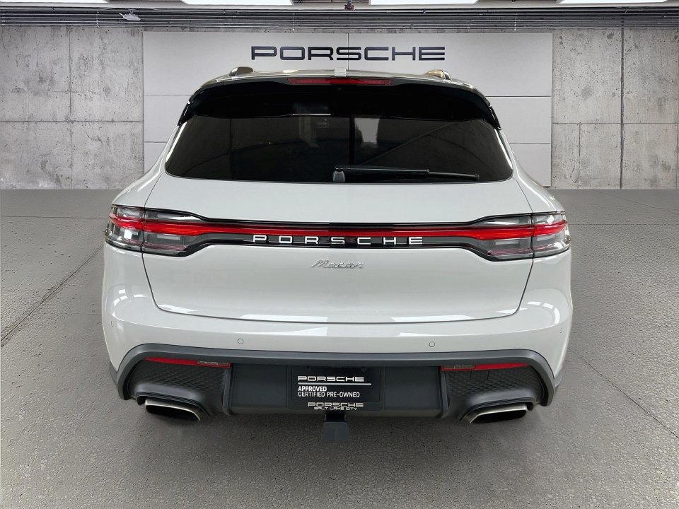 Certified 2025 Porsche Macan AWD/4WD image 10