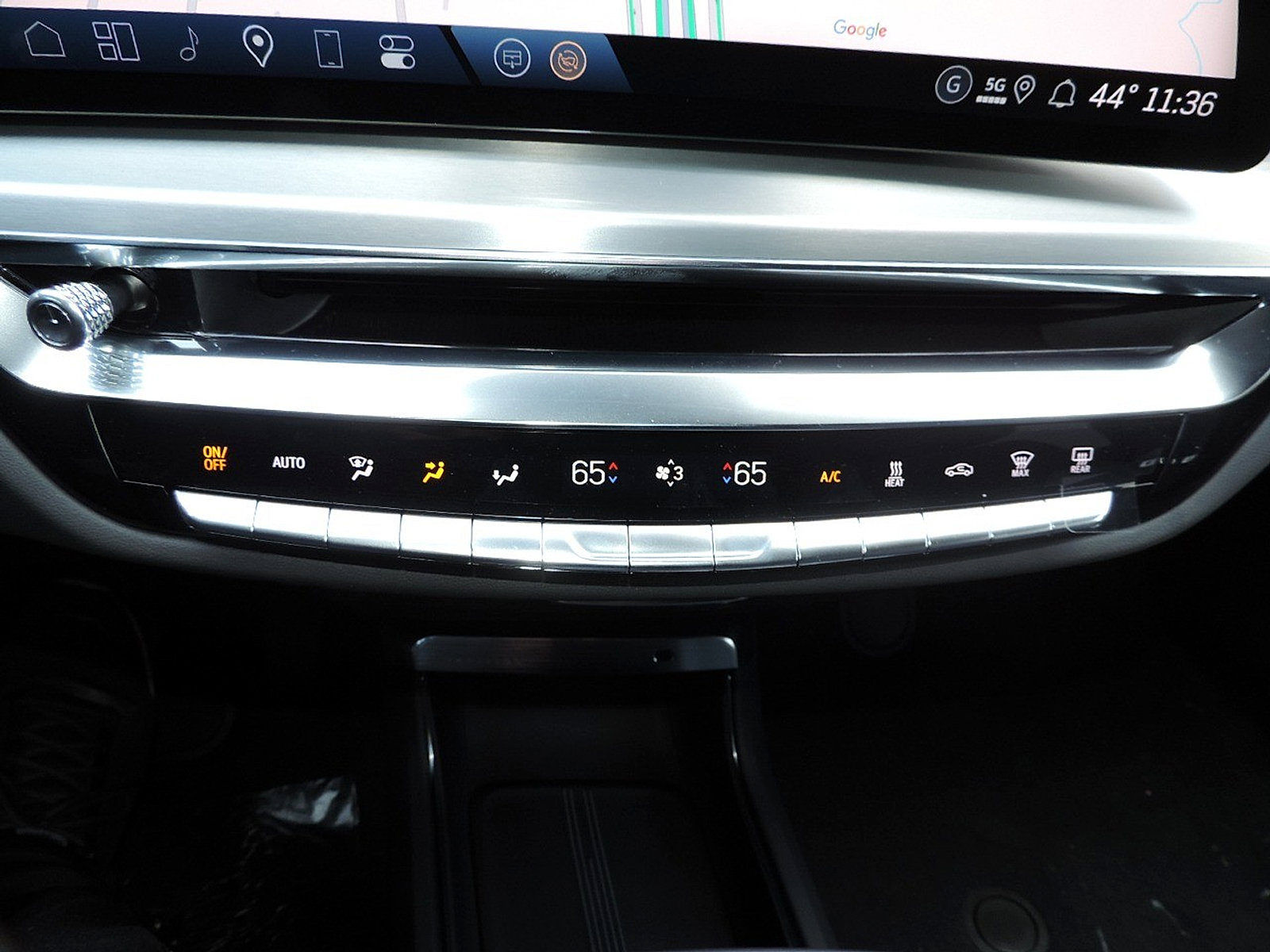 New 2025 Cadillac Lyriq Sport RWD image 19