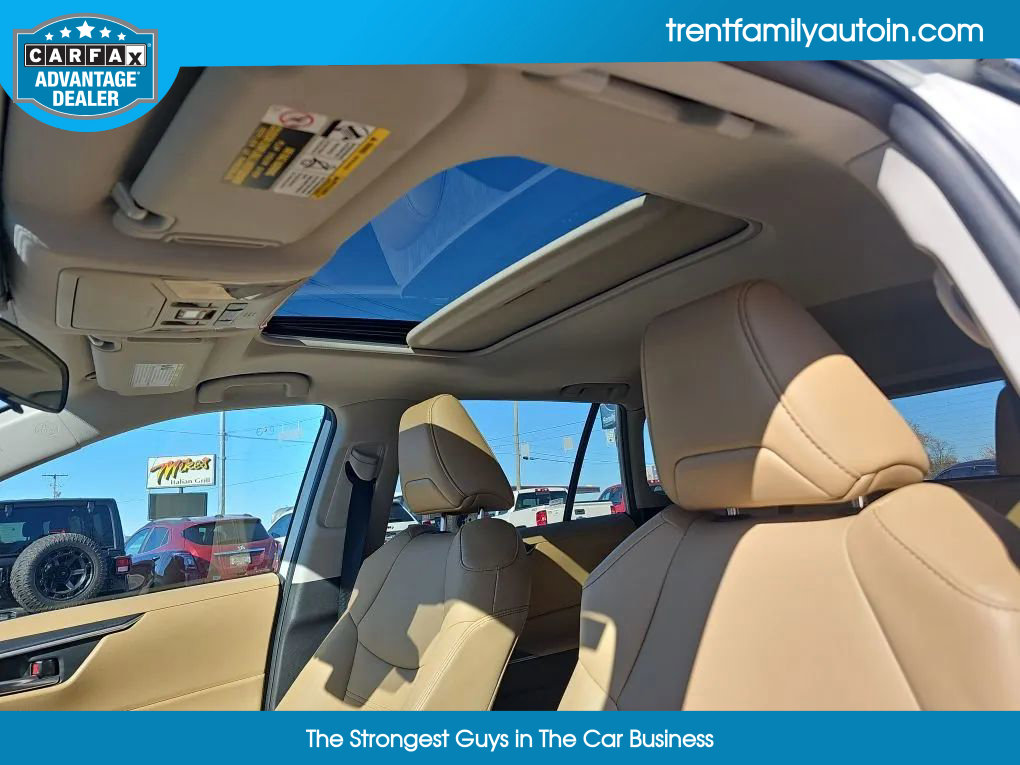 Used 2021 Toyota RAV4 XLE Premium image 33