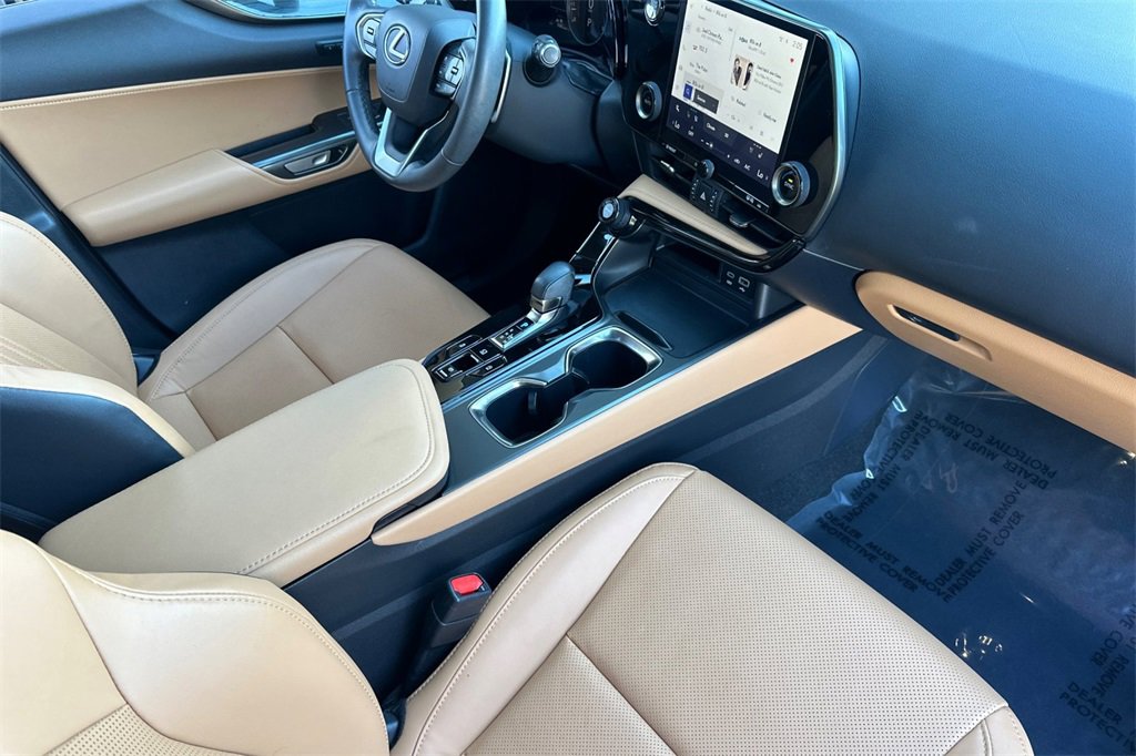 Used 2025 Lexus NX 250 FWD w/ Premium Package image 18