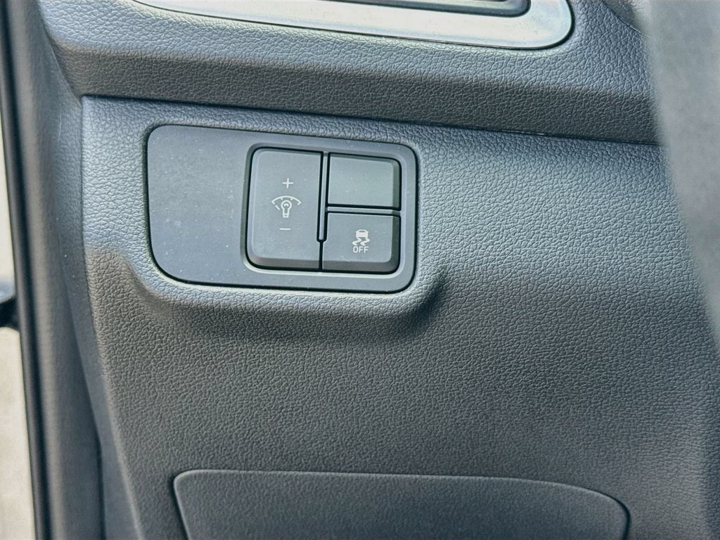 Used 2021 Hyundai Accent SE FWD image 11