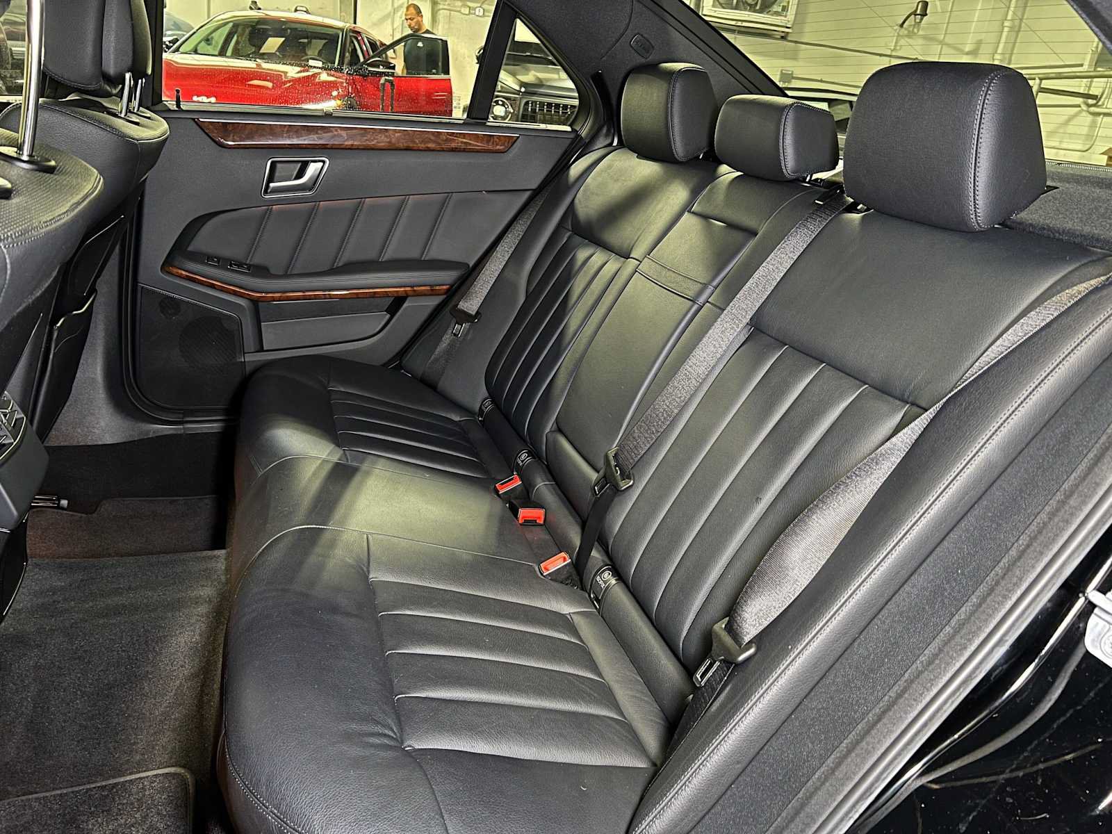 Used 2013 Mercedes-Benz E 550 4MATIC Sedan image 20