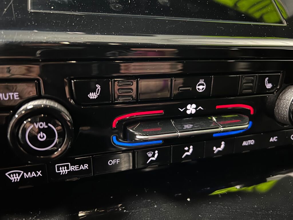 Used 2024 Jeep Grand Cherokee L Laredo image 15