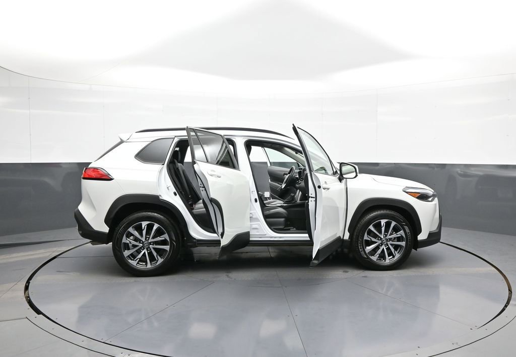 Certified 2023 Toyota Corolla Cross XLE w/ Convenience Package AWD/4WD image 42