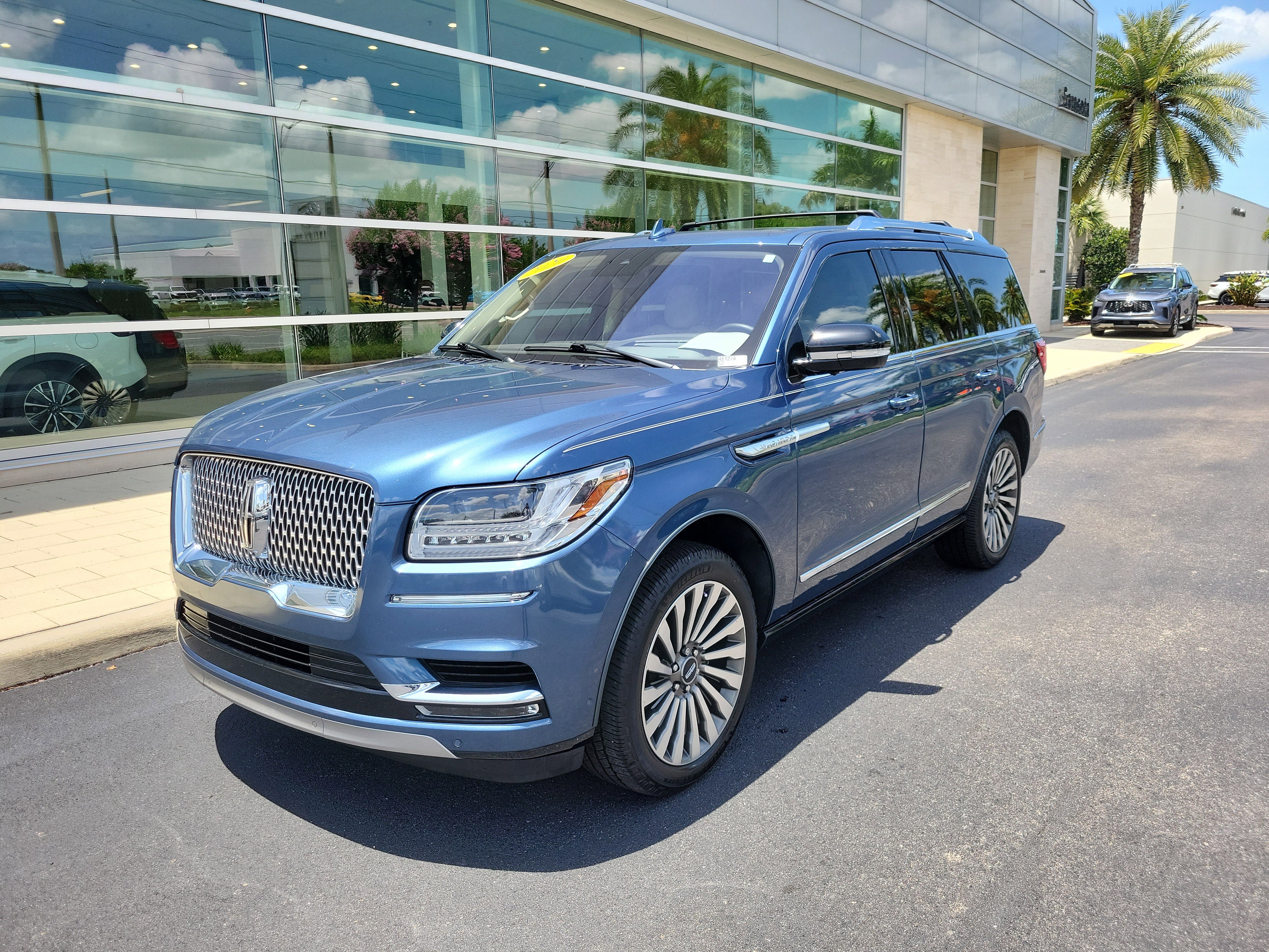 Used 2020 Lincoln Navigator Reserve w/ Luxury Package AWD/4WD image 8