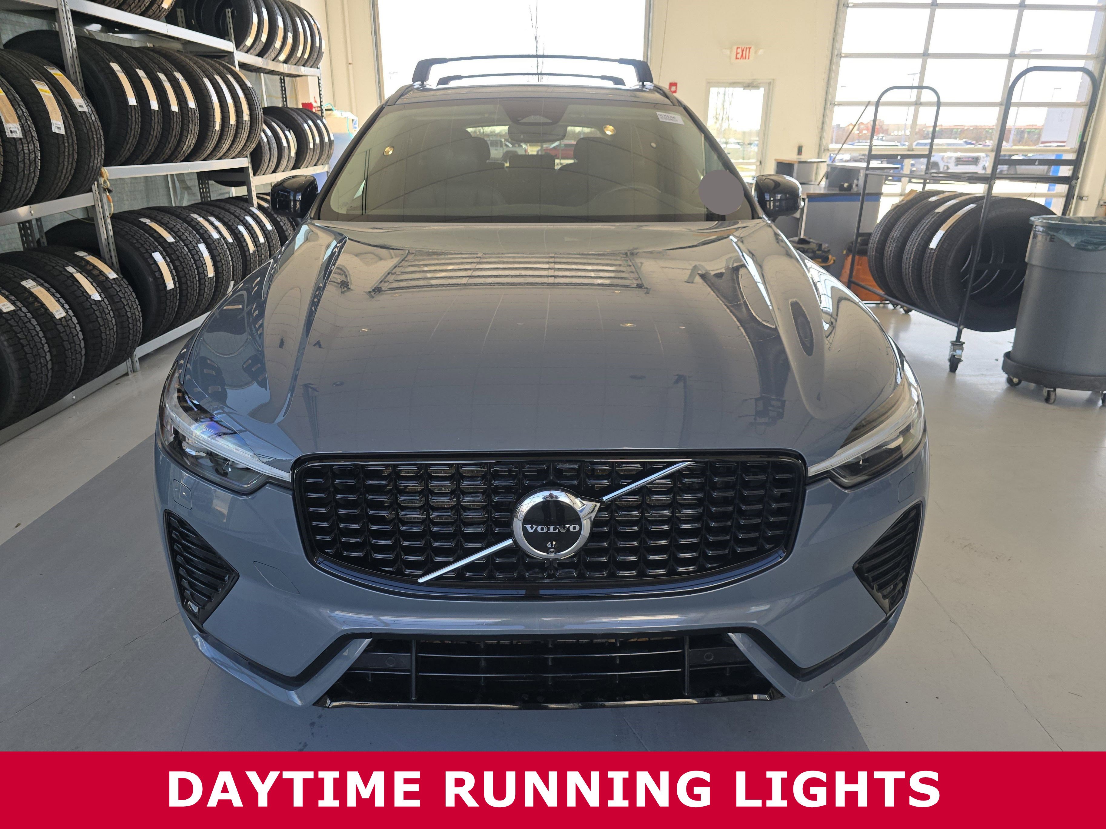 Used 2024 Volvo XC60 B5 Plus w/ Climate Package image 2