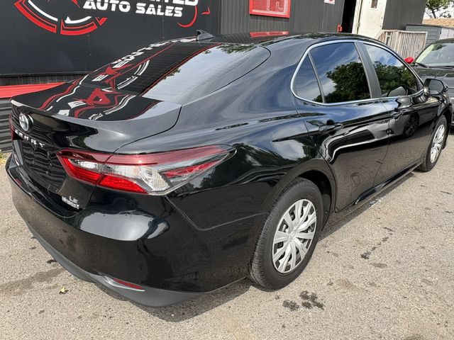 Used 2022 Toyota Camry LE FWD image 7