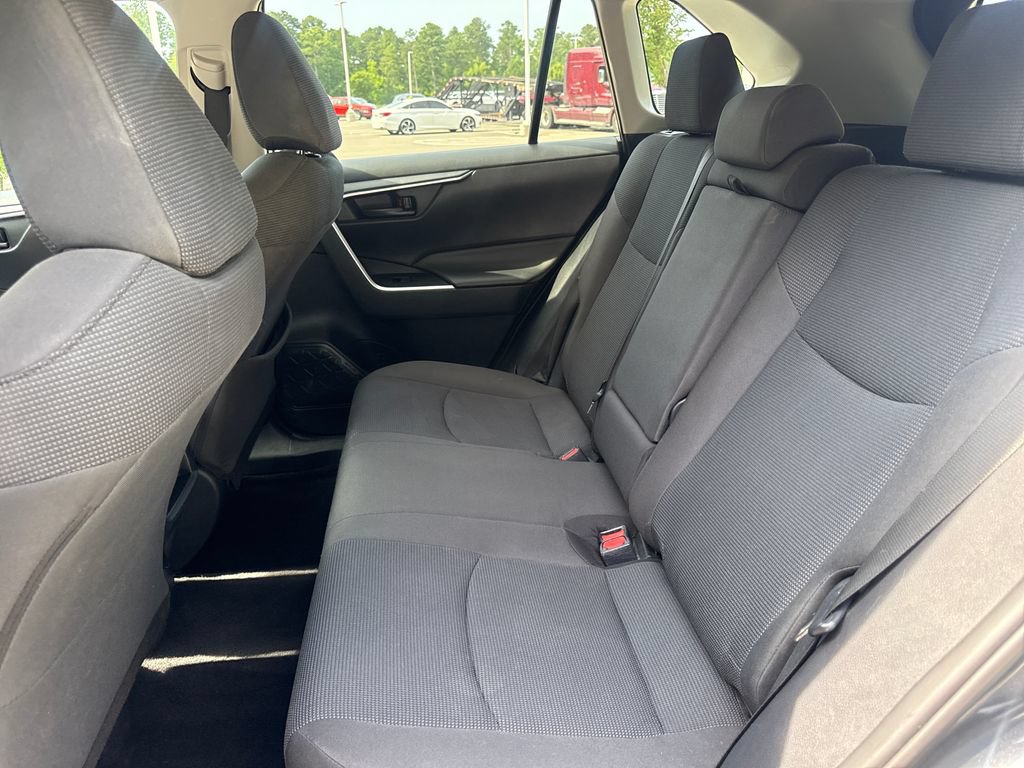 Used 2019 Toyota RAV4 LE w/ All Weather Liner Package AWD/4WD image 31