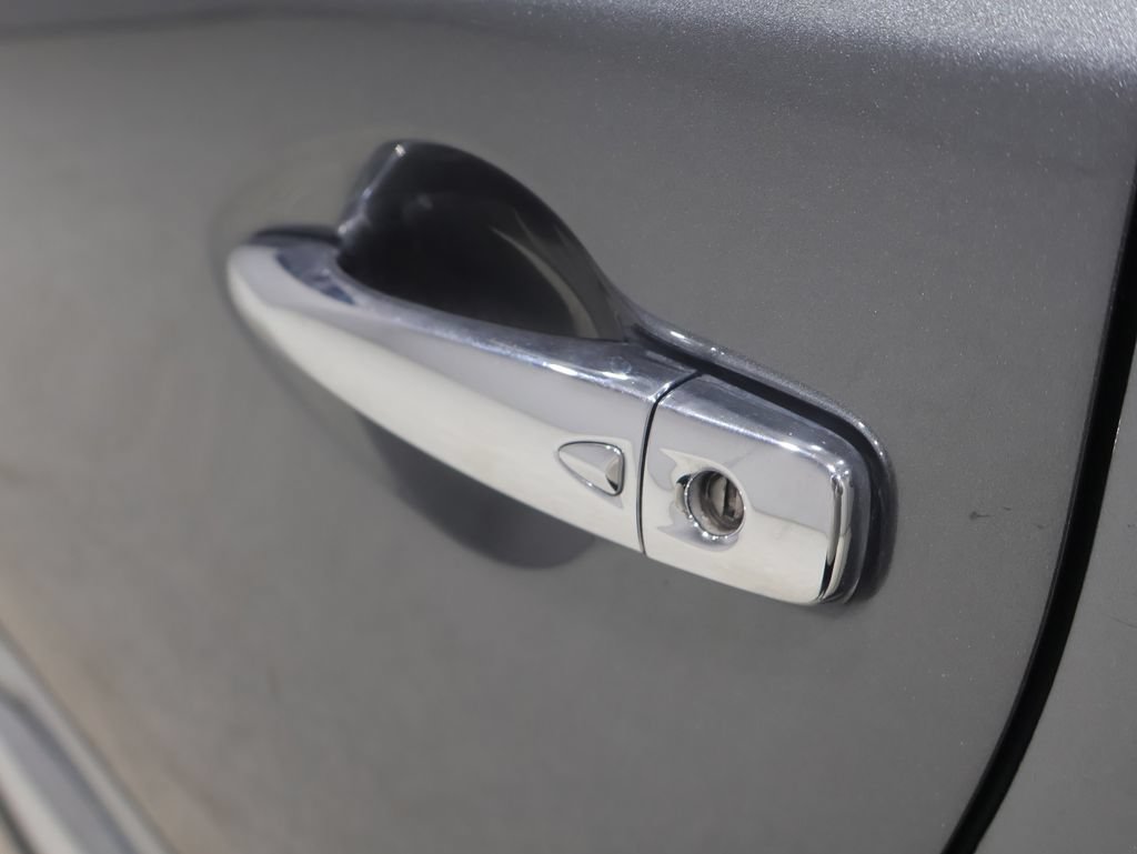 Used 2018 Nissan Murano SV AWD/4WD image 9
