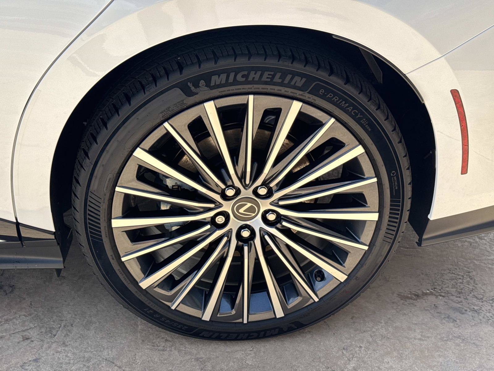 New 2026 Lexus ES 350e w/ Cold Area Package FWD image 21