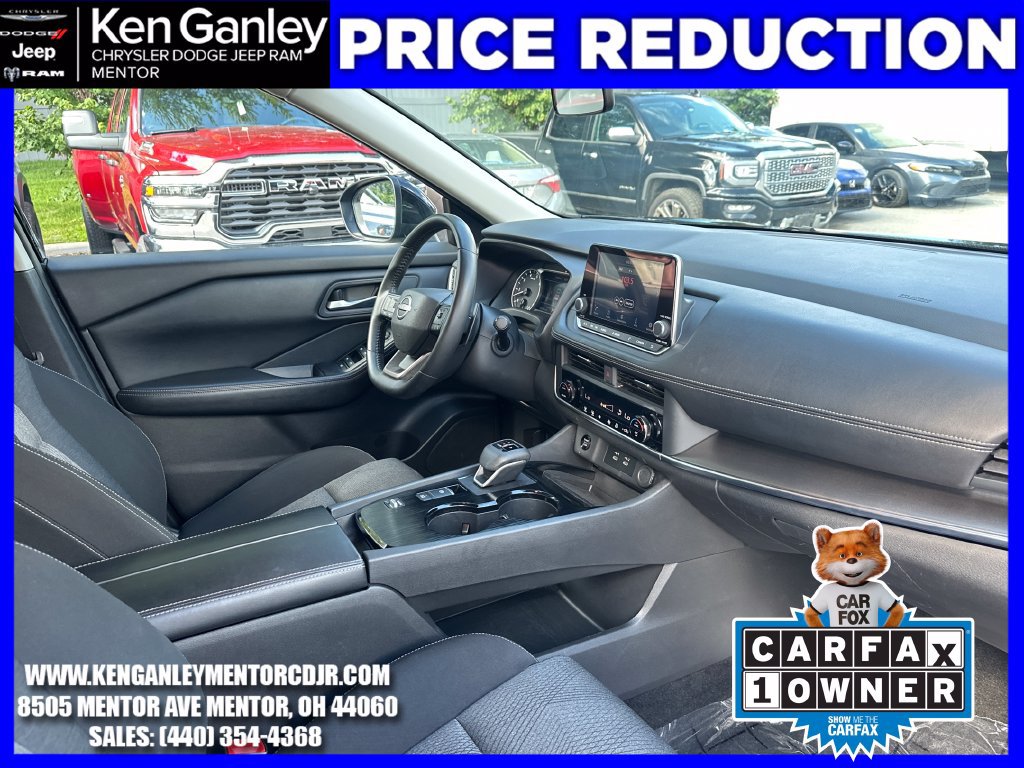 Used 2025 Nissan Rogue SV FWD image 25