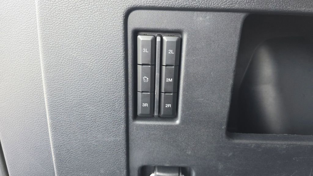 Used 2024 Ford Expedition Max XLT AWD/4WD image 19