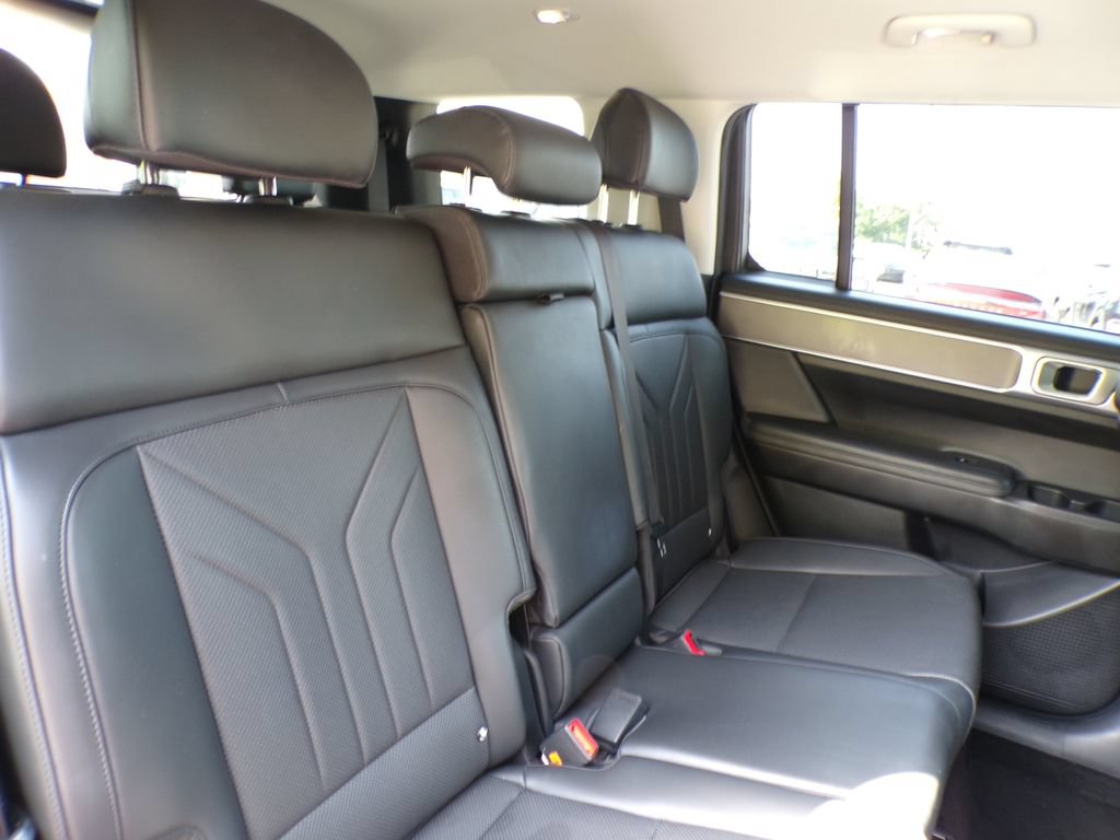 Used 2025 Hyundai Santa Fe SEL AWD/4WD image 19