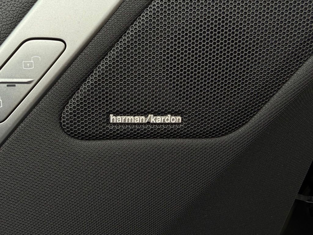 Used 2025 BMW iX xDrive50 w/ Premium Package image 11