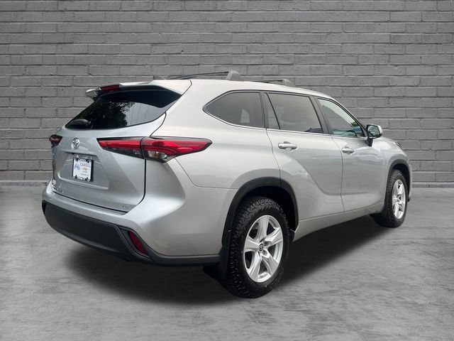 Used 2023 Toyota Highlander LE FWD image 7